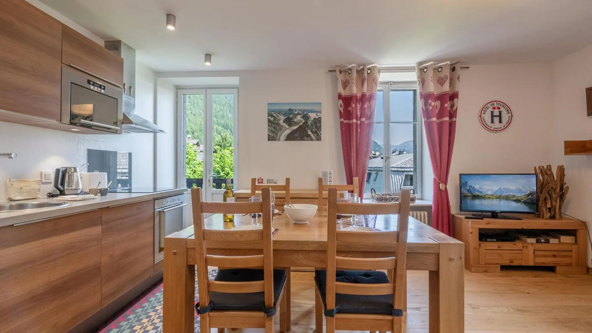 Chamonix : Bel Appart 4 Pers, 2 Ch, Wifi, Parking, Animaux Acceptes - Fr-1-343-257 0*,