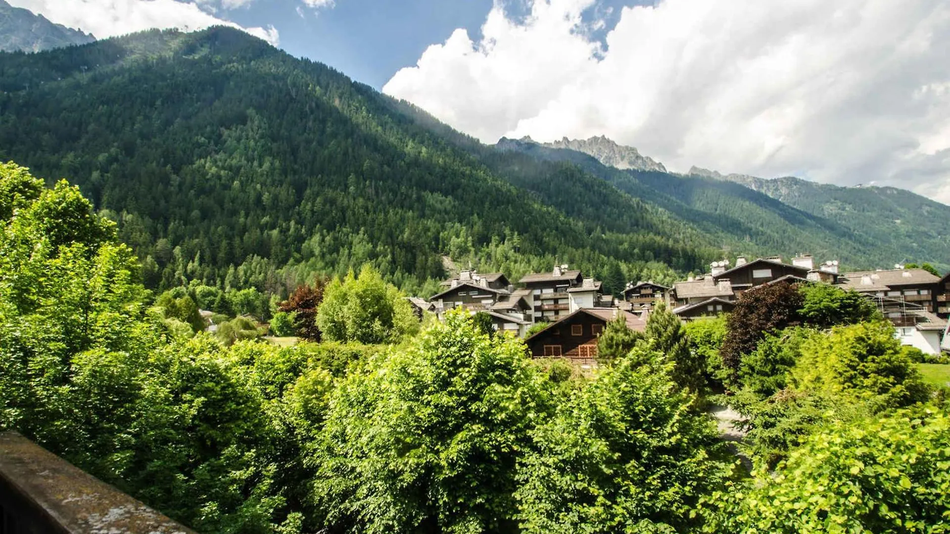 Chamonix : Bel Appart 4 Pers, 2 Ch, Wifi, Parking, Animaux Acceptes - Fr-1-343-257